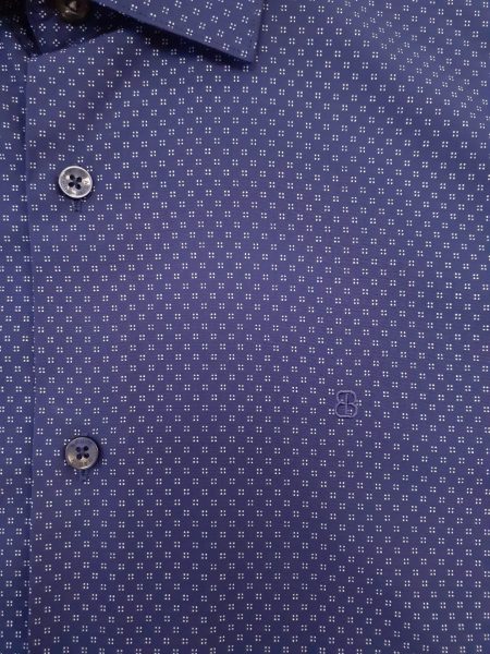 חולצת במבוק Classic נייבי כהה תקריב