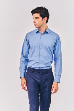 ⁦חולצה מכופתרת Regular - ג'ינס⁩ – תמונה ⁦3⁩