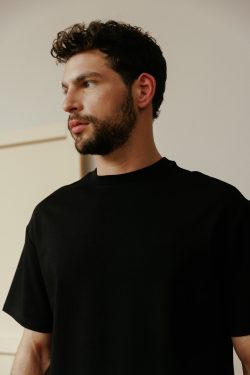 ⁦T-Shirt - שחור⁩ – תמונה ⁦3⁩