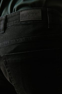 ⁦מכנס ג'ינס צ'ינו - שחור⁩ – תמונה ⁦6⁩