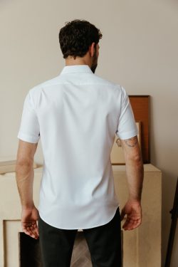 ⁦חולצה  Regular - לבן⁩ – תמונה ⁦7⁩